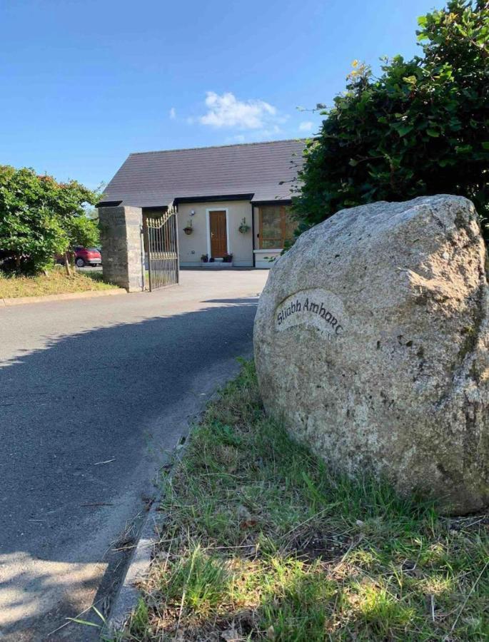 ララーSliabh Amharcアパートメント エクステリア 写真